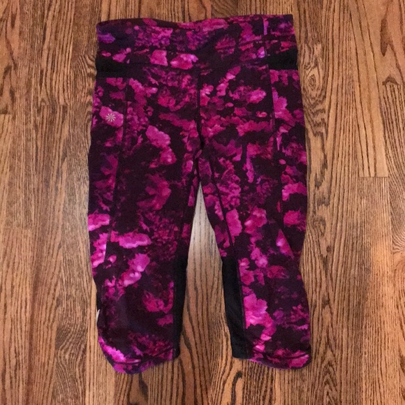 Athleta Pants - Athleta size small below knee length legging Athleta Pants - Athleta size small below knee length legging